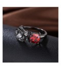 Fekete virág, rubinpiros kővel díszített gyűrű